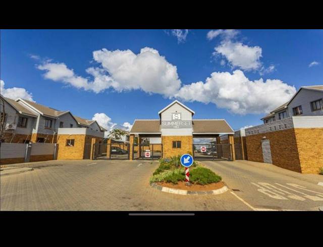 2 BEDROOM APARTMENT FOR SALE IN MIDRIDGE PARK